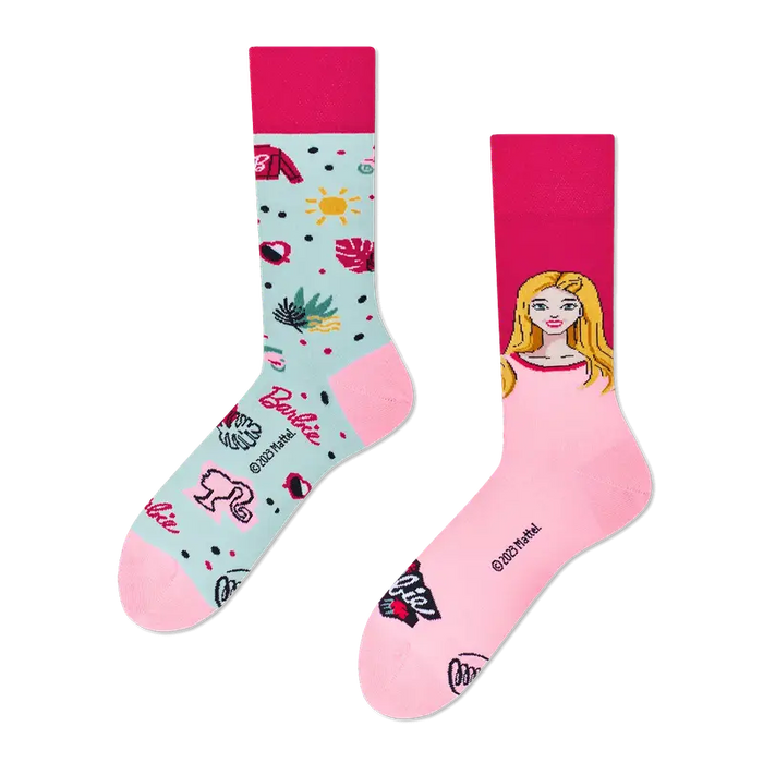 De nombreuses chaussettes de matins Barbie